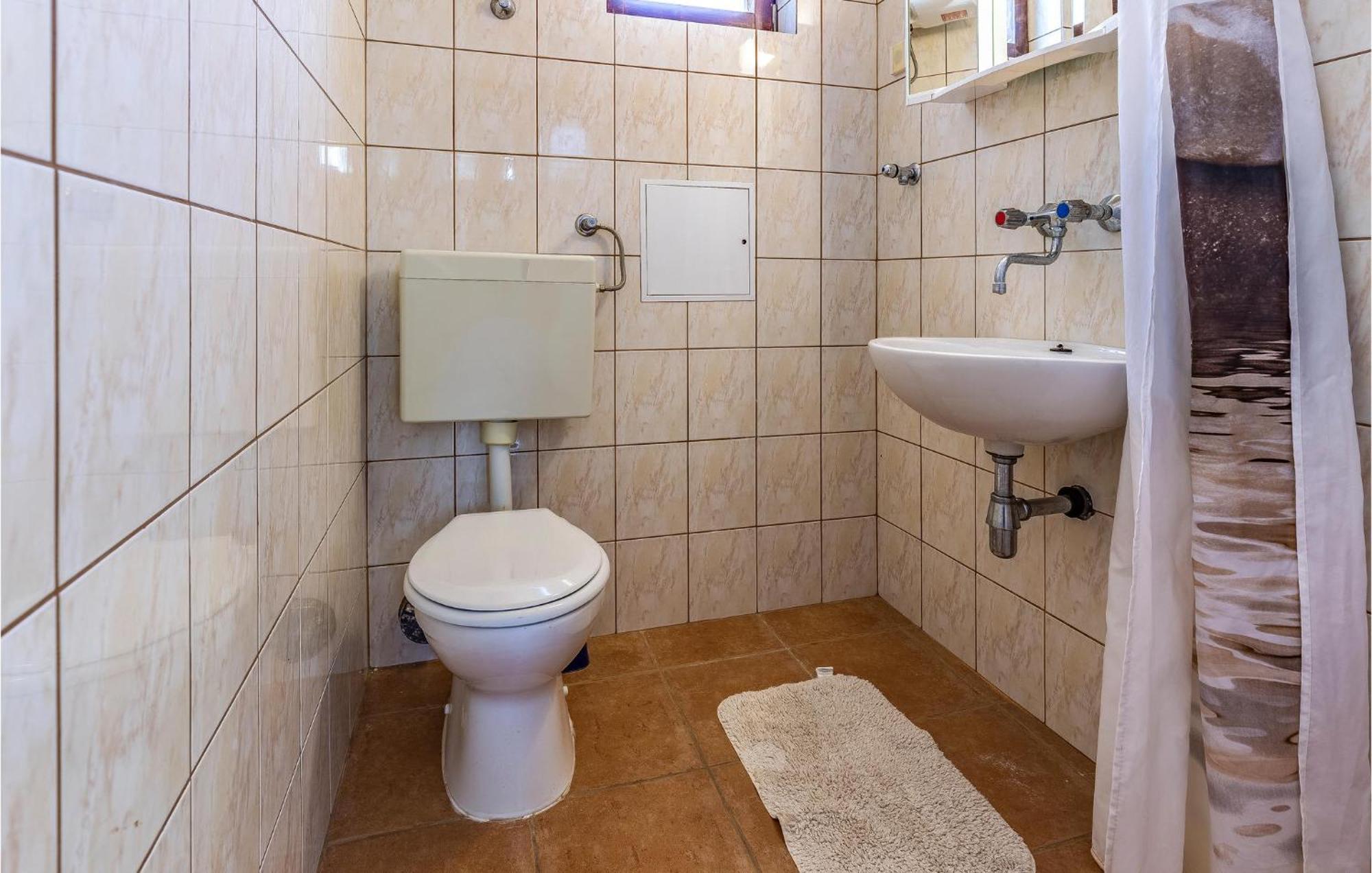 Nice Apartment In Pula With Kitchen Exterior photo